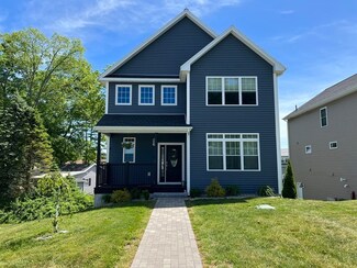 32 Colonial Rd, Webster, MA 01570