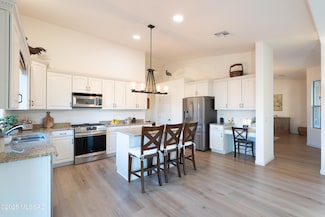 829 E Hickman Dr, Oro Valley, AZ 85755