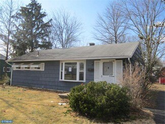 2 Estate Rd, Lumberton, NJ 08048