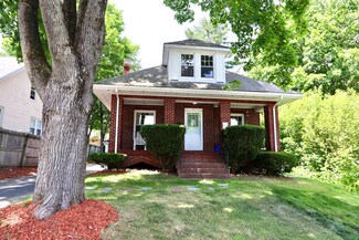 56 Dennett St, Portland, ME 04102