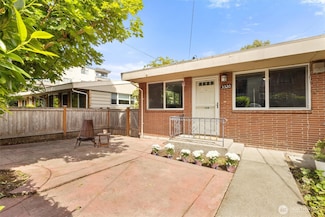 3320 NE 123rd St, Seattle, WA 98125
