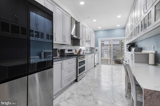 3046 Almond St, Philadelphia, PA 19134