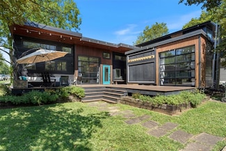 310 E 7th St, Fayetteville, AR 72701