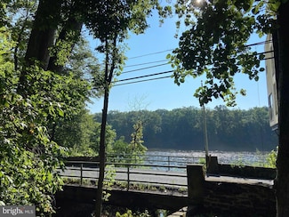 773 River Rd, Erwinna, PA 18920