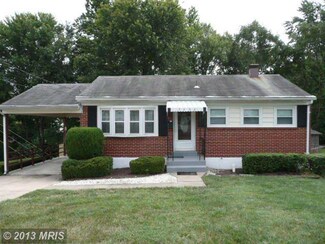 2402 W Longview Dr, Woodbridge, VA 22191