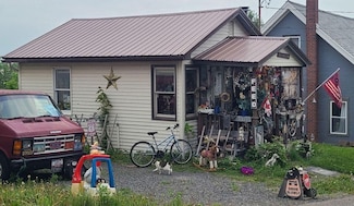 432 St Thomas St, Madawaska, ME 04756