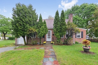 137 Russell Rd, West Newton, MA 02465