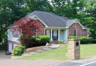677 Lone Oak Dr, Pegram, TN 37143