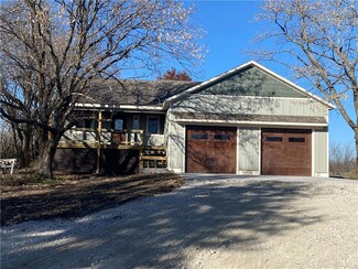 1005 NW 1443p Rd, Urich, MO 64788