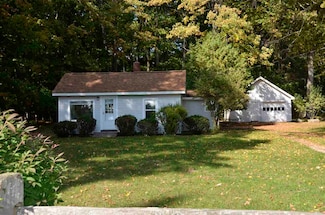 2690 E Lake St, Harbor Springs, MI 49740