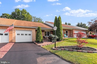 18021 Putter Dr, Hagerstown, MD 21740