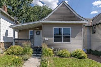 700 6th St E, Saint Paul, MN 55106