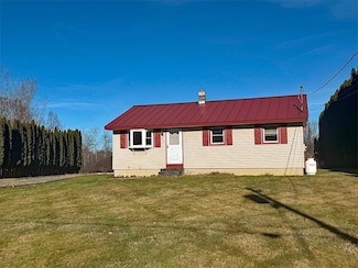 44 Meadow Ln, Castleton, VT 05735