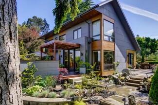 6932 SE 34th St, Mercer Island, WA 98040