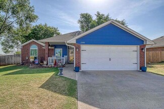 2106 Oakridge Dr, Purcell, OK 73080