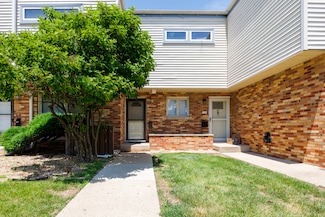 2214 E Lincoln St Unit 14, Bloomington, IL 61701