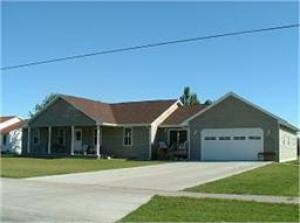 202 Sand Run Rd, Fruitland, IA 52749