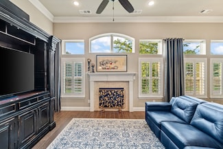 551 Hampshire Dr, Lewisville, TX 75067