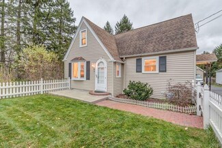 14 Bradley St, Marcellus, NY 13108