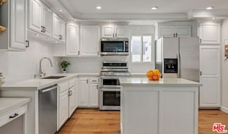 17219 Palisades Cir, Pacific Palisades, CA 90272