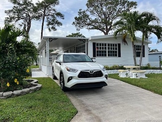 6387 S Elm Ln, Lake Worth, FL 33462