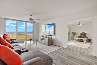 200 Periwinkle Way Unit 124, Sanibel, FL 33957