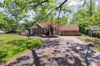 2230 Walnut Rd, Auburn Hills, MI 48326