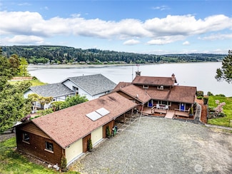833 S Point Rd, Port Ludlow, WA 98365