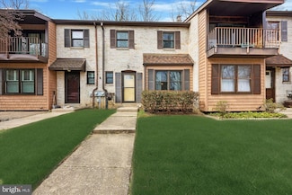 99 Bishop Dr, Aston, PA 19014
