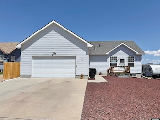 14 Glencoe St, Diamondville, WY 83116