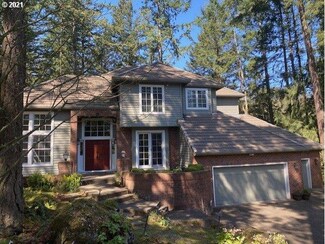 1961 Summit Dr, Lake Oswego, OR 97034