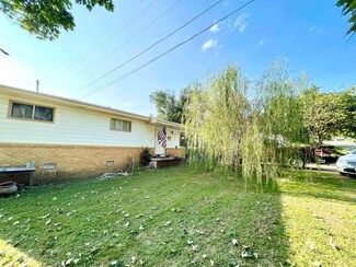 112 N Cedar St, Salem, AR 72576
