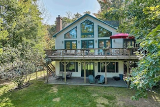 7 Acorn Dr, Alton Bay, NH 03810