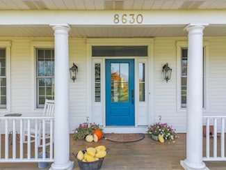 8630 Fox River Rd, Burlington, WI 53105