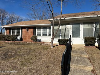 1228A Dumbarton Dr Unit 1228A, Lakewood, NJ 08701