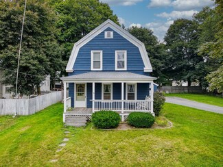 9 Pleasant St, Gorham, ME 04038