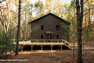 210 Dutchtown Rd, Saugerties, NY 12477