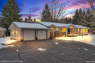 7907 Brockway Rd, Melvin, MI 48454