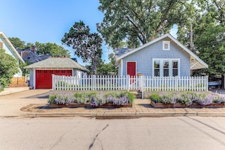 308 E 39th St, Minneapolis, MN 55409