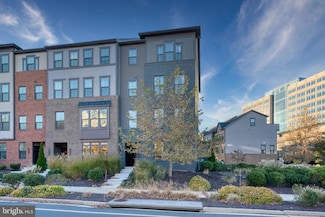 13214 Woodland Park Rd Unit 1A, Herndon, VA 20171