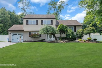 36 Stratford Dr, Manalapan, NJ 07726
