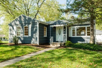 702 E Fairlawn Dr, Urbana, IL 61801