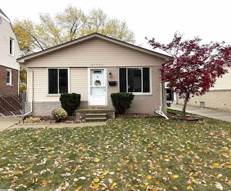 21336 Erben St, Saint Clair Shores, MI 48081
