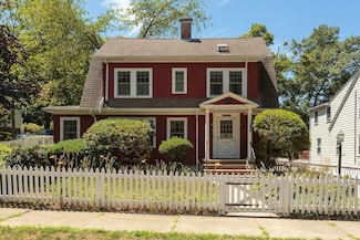 70 Woodside Rd, Winchester, MA 01890