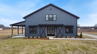 1713 3 Island Rd, Walling, TN 38587