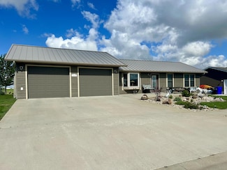 1449 Crested Ave, Pierre, SD 57501