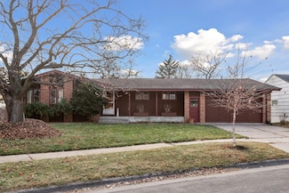 1581 Wheelock Ridge Rd, Saint Paul, MN 55130