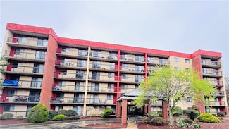 1987 Centurion Dr Unit 107, Pittsburgh, PA 15221