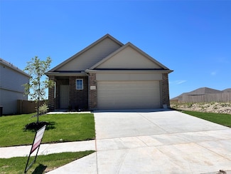 9929 Dynamics Dr, Saginaw, TX 76131