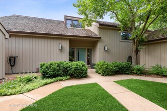 181 Club Cir Unit D, Lake Barrington, IL 60010